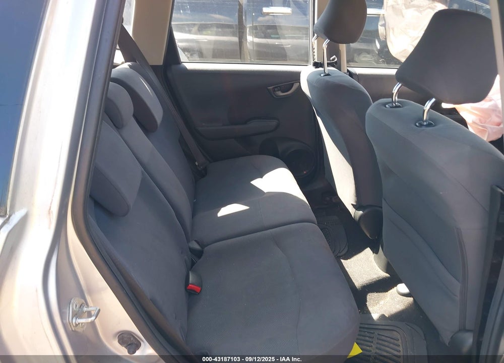 2013 HONDA FIT VIN: JHMGE8G3XDC043519
