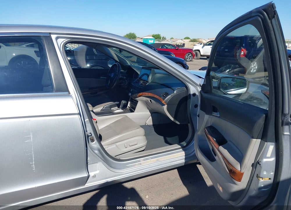2012 HONDA ACCORD VIN: 1HGCP2F84CA037554
