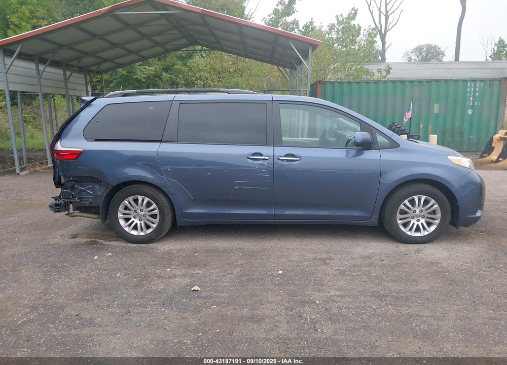 2017 TOYOTA SIENNA VIN: 5TDYZ3DC8HS836596