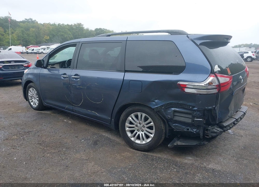 2017 TOYOTA SIENNA VIN: 5TDYZ3DC8HS836596