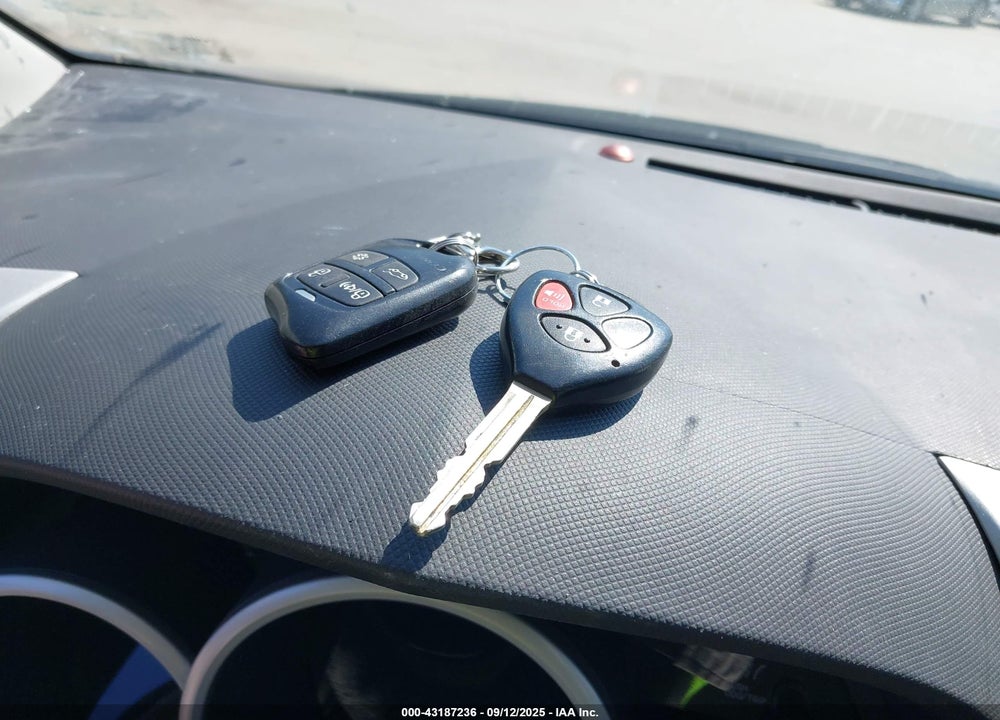 2009 PONTIAC VIBE VIN: 5Y2SP67829Z465651