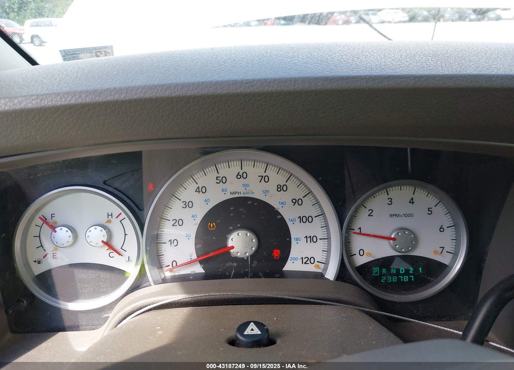 2005 DODGE DURANGO SLT VIN: 1D4HB48D15F514765