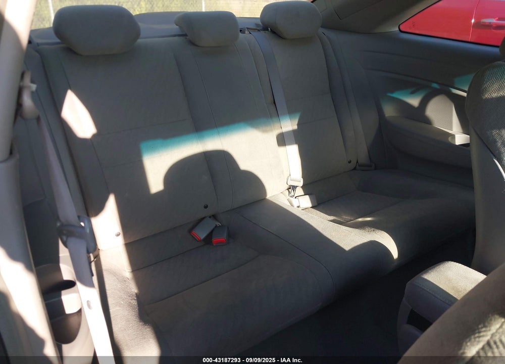 2011 HONDA CIVIC VIN: 2HGFG1B62BH513957