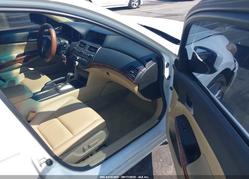 2012 HONDA ACCORD VIN: 1HGCP3F85CA036368