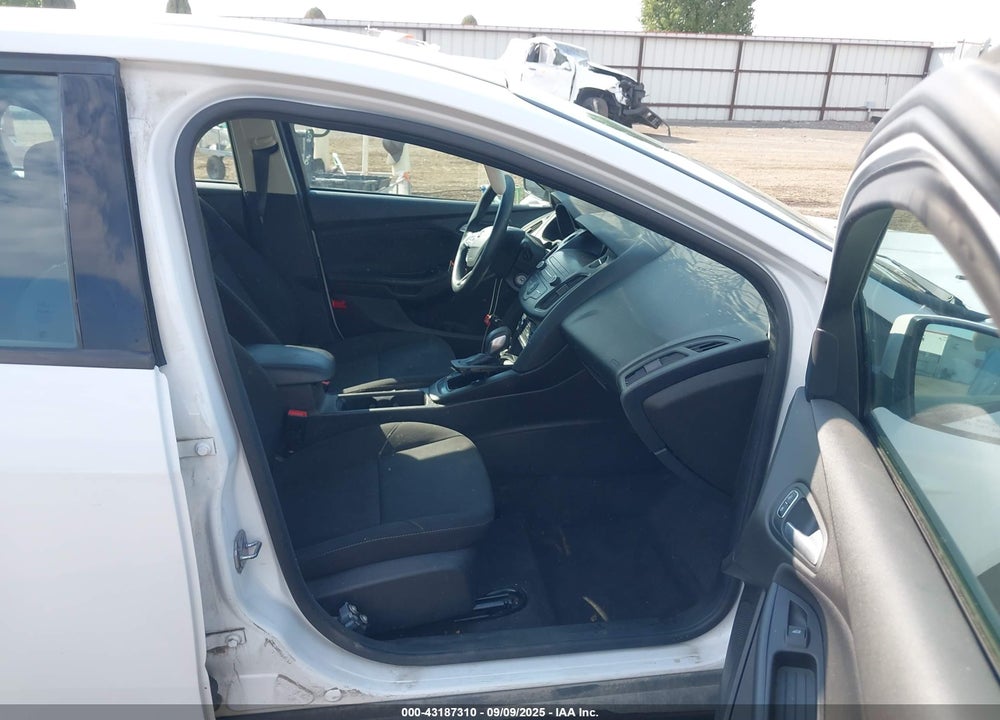 2018 FORD FOCUS SE VIN: 1FADP3K28JL231053