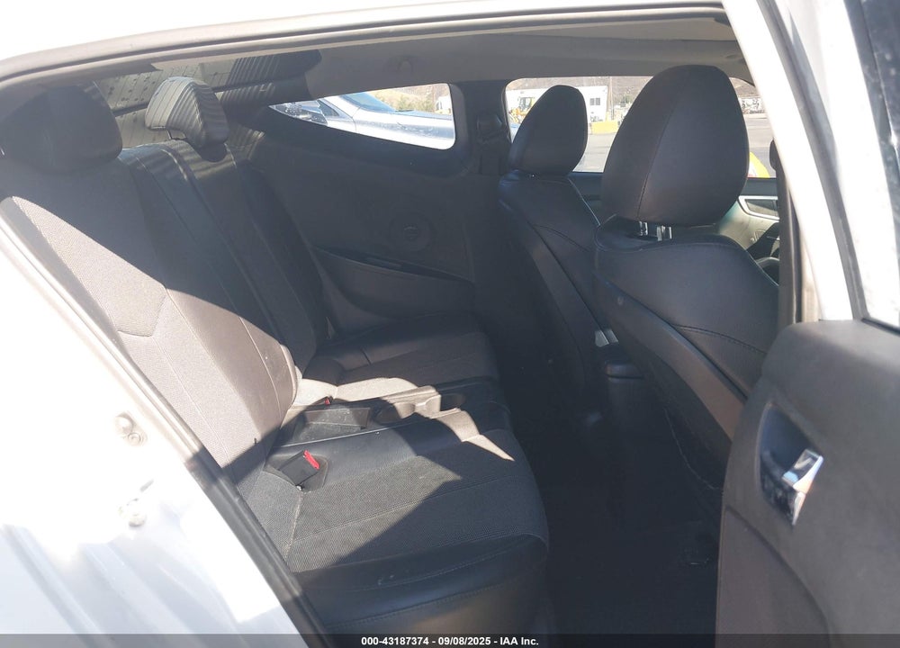 2013 HYUNDAI VELOSTER VIN: KMHTC6AD2DU108431