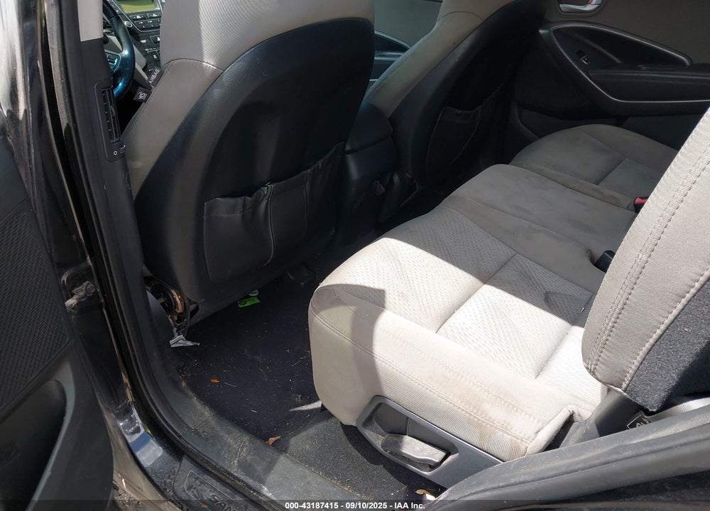 2013 HYUNDAI SANTA FE VIN: 5XYZU3LB8DG023388