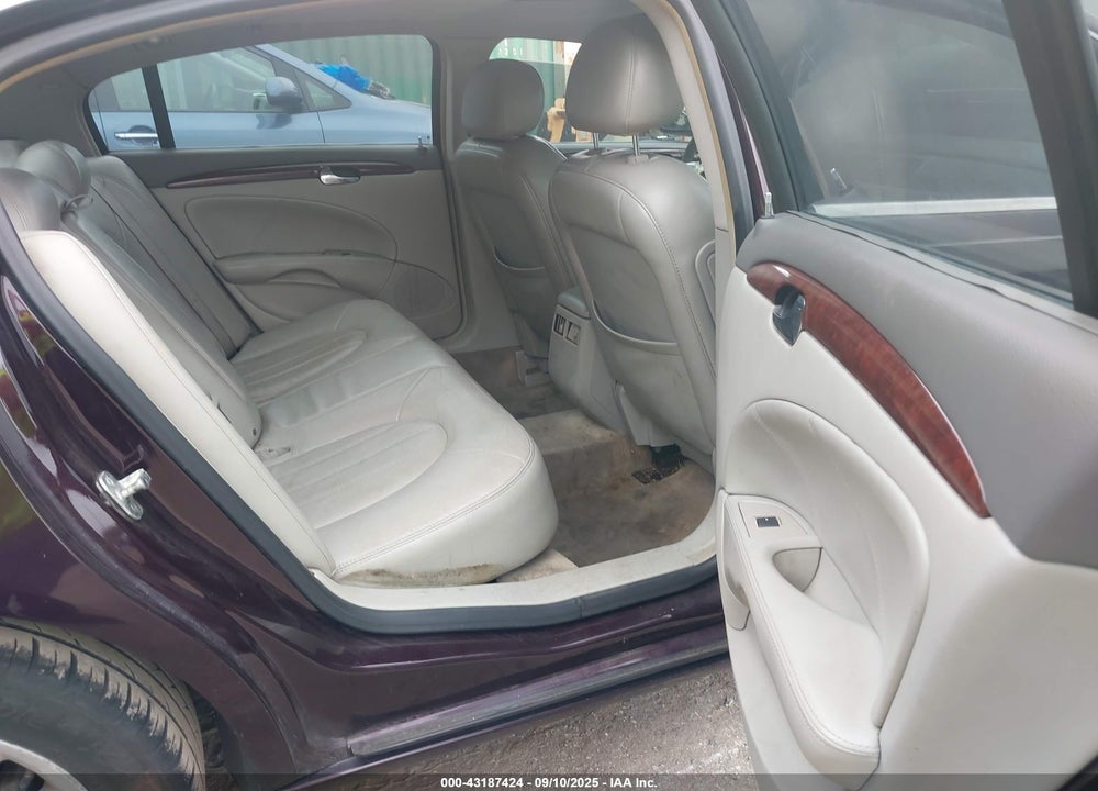 2008 BUICK LUCERNE CXS VIN: 1G4HE57Y58U145807