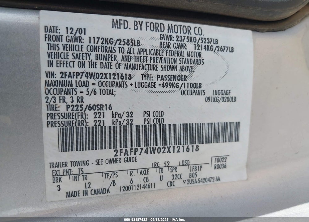 2002 FORD CROWN VICTORIA LX VIN: 2FAFP74W02X121618