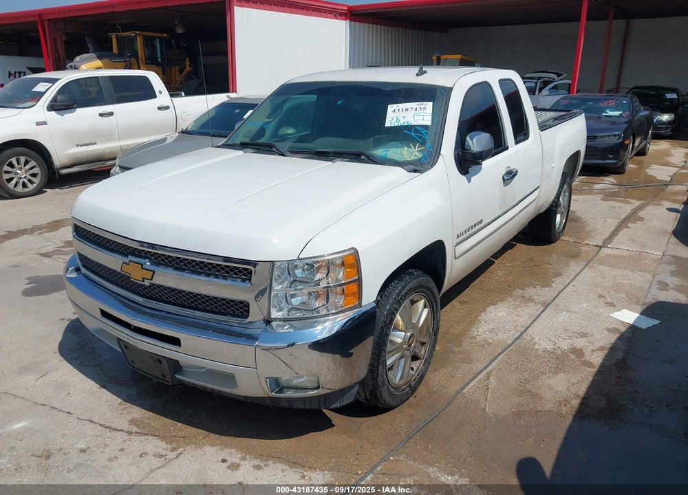 2013 CHEVROLET SILVERADO 1500 VIN: 1GCRCSE03DZ413972