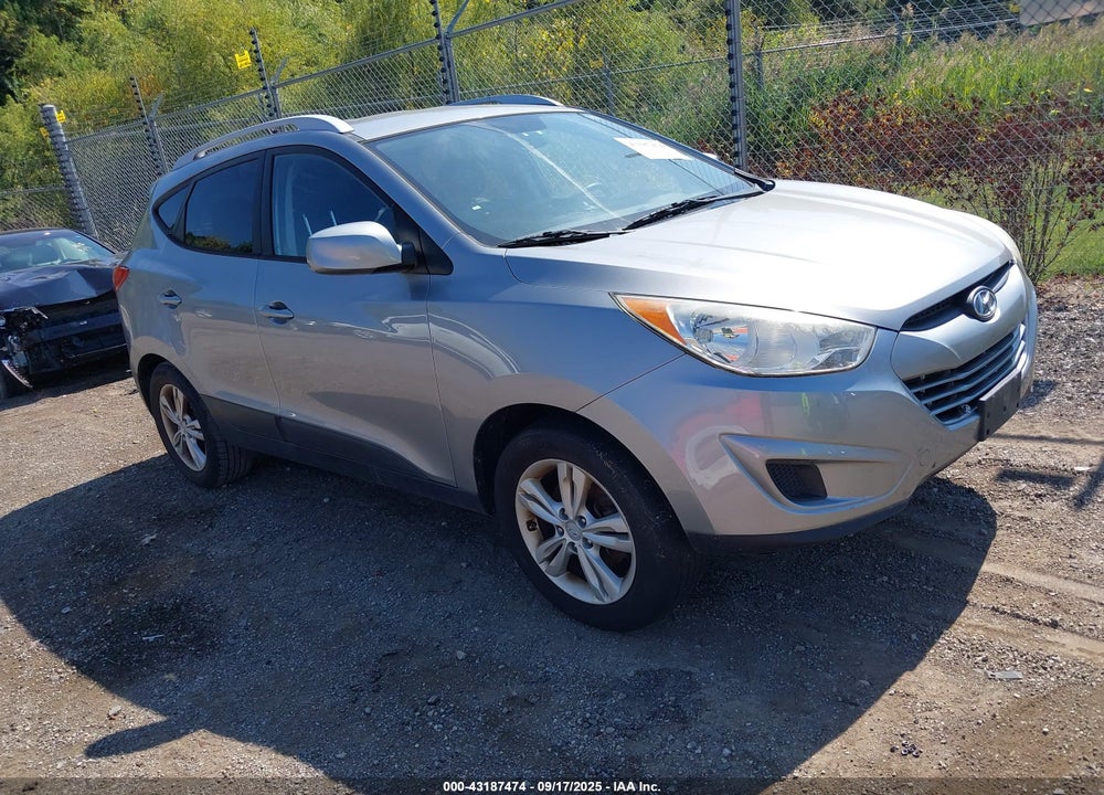 2010 HYUNDAI TUCSON GLS VIN: KM8JUCAC3AU093489