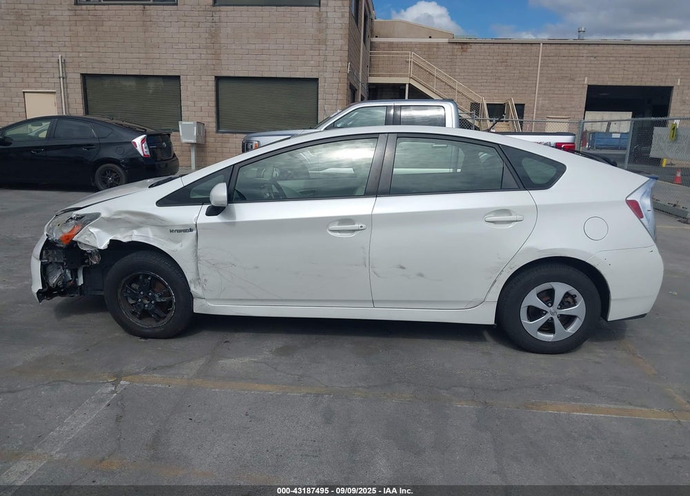 2014 TOYOTA PRIUS TWO VIN: JTDKN3DU2E0366462