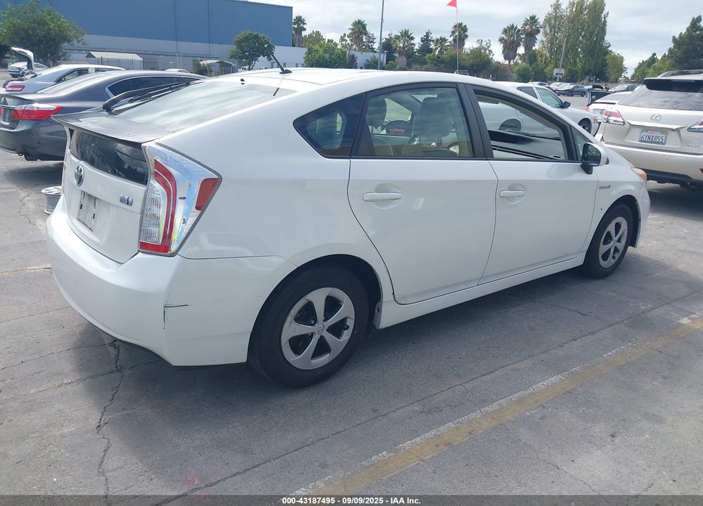 2014 TOYOTA PRIUS TWO VIN: JTDKN3DU2E0366462