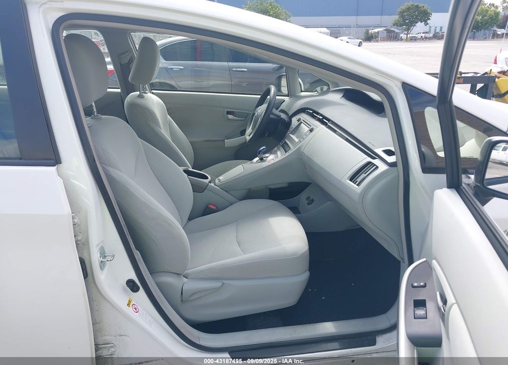 2014 TOYOTA PRIUS TWO VIN: JTDKN3DU2E0366462