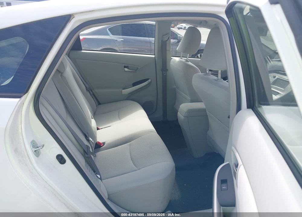 2014 TOYOTA PRIUS TWO VIN: JTDKN3DU2E0366462