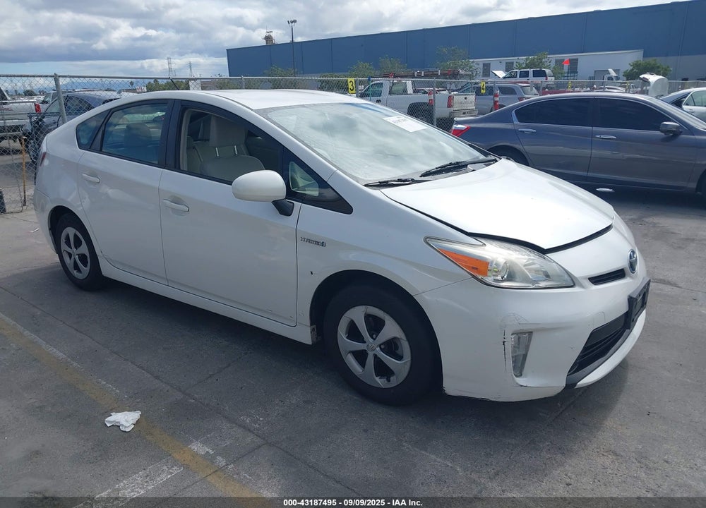 2014 TOYOTA PRIUS TWO VIN: JTDKN3DU2E0366462