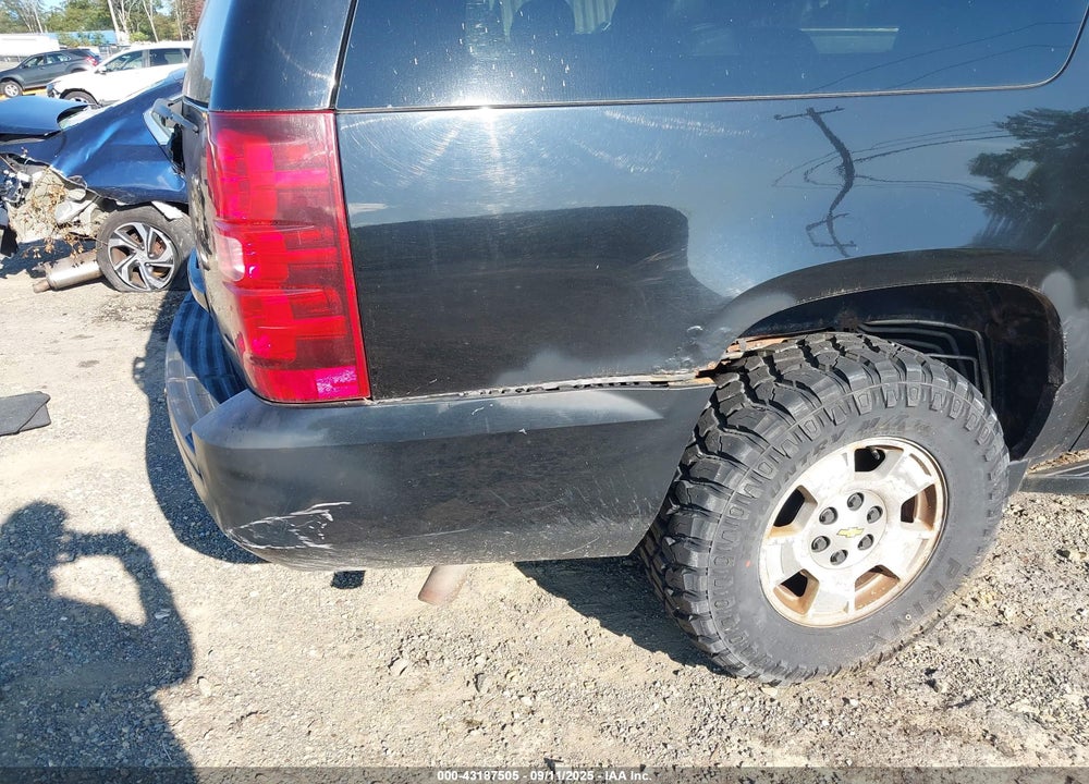 2007 CHEVROLET SUBURBAN 1500 LT VIN: 3GNFK16337G153402