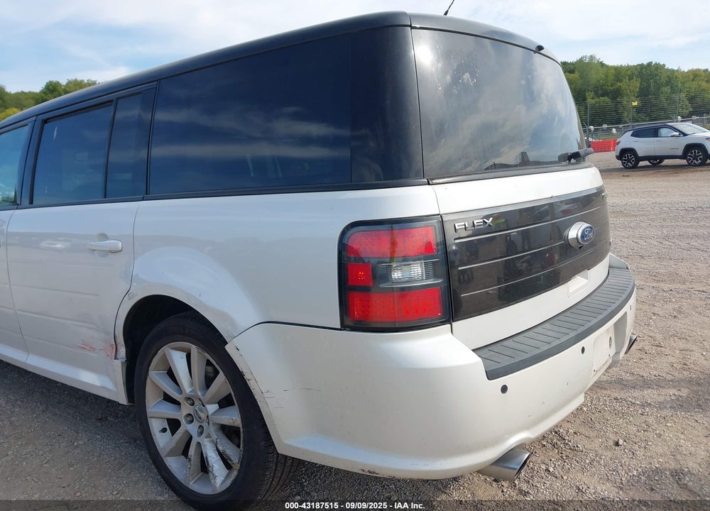 2011 FORD FLEX VIN: 2FMHK6DT8BBD15050