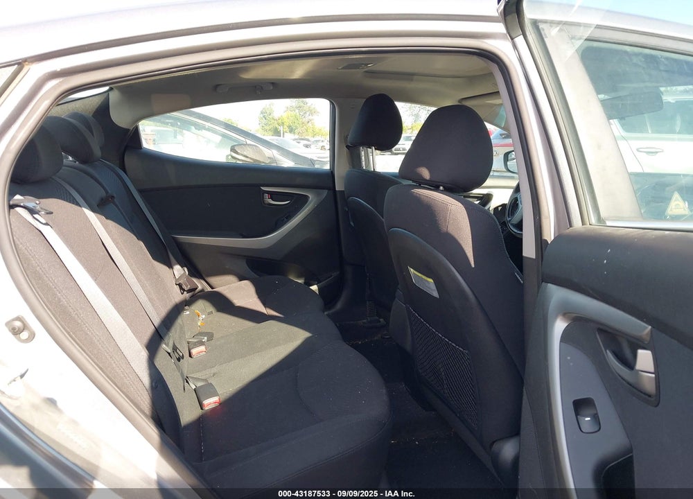 2016 HYUNDAI ELANTRA VIN: KMHDH4AE7GU486929