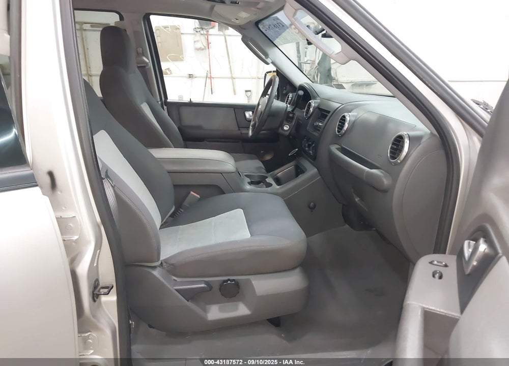 2003 FORD EXPEDITION XLT VIN: 1FMPU15L33LB89382