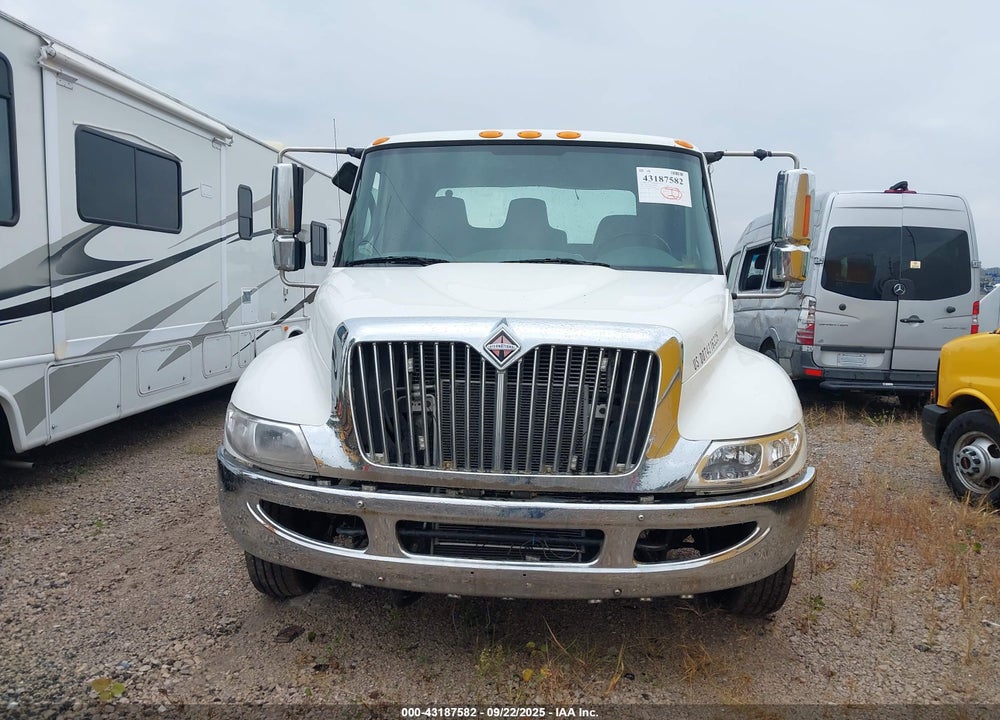 2005 INTERNATIONAL 4000 VIN: 1HTMMAAM45H100305