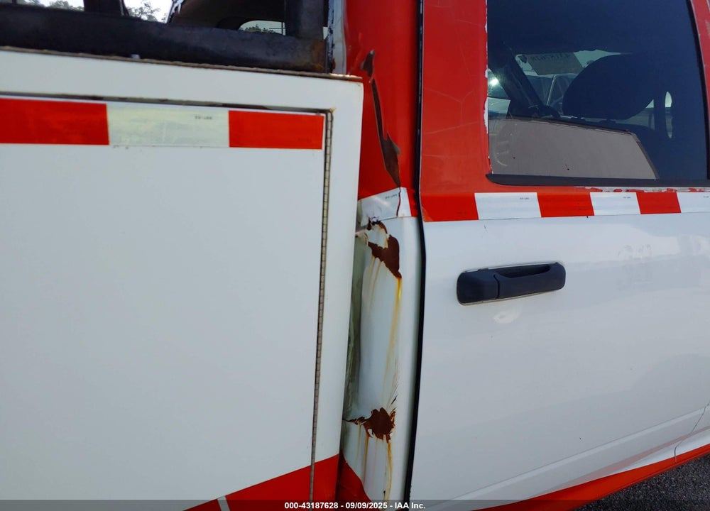 2018 RAM 2500 TRADESMAN 4X2 8' BOX VIN: 3C7WR4HJXJG172699