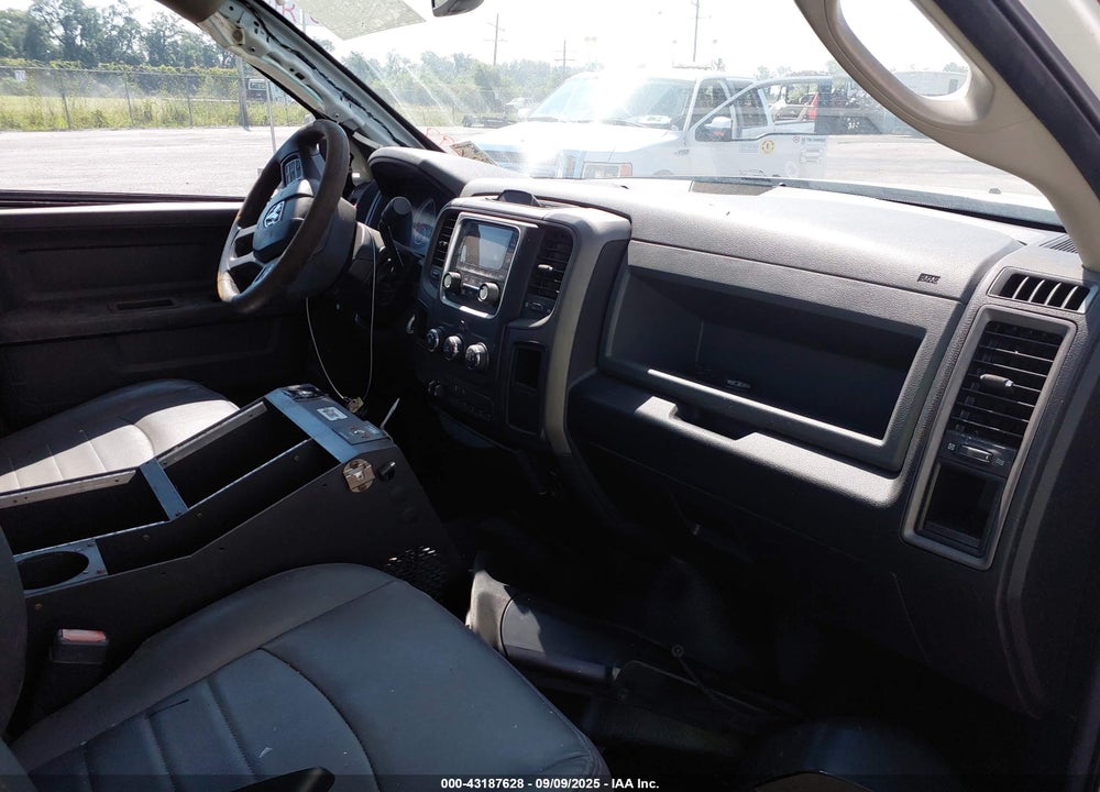 2018 RAM 2500 TRADESMAN 4X2 8' BOX VIN: 3C7WR4HJXJG172699
