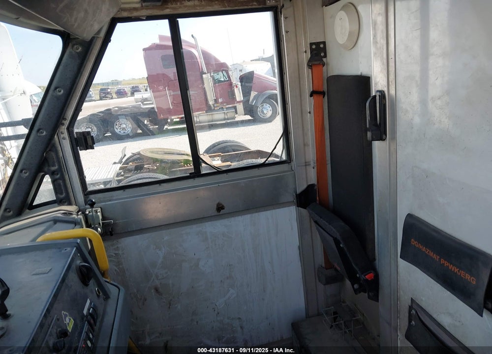 2013 ISUZU COMMERCIAL VAN VIN: JALB4T17XD7W00868