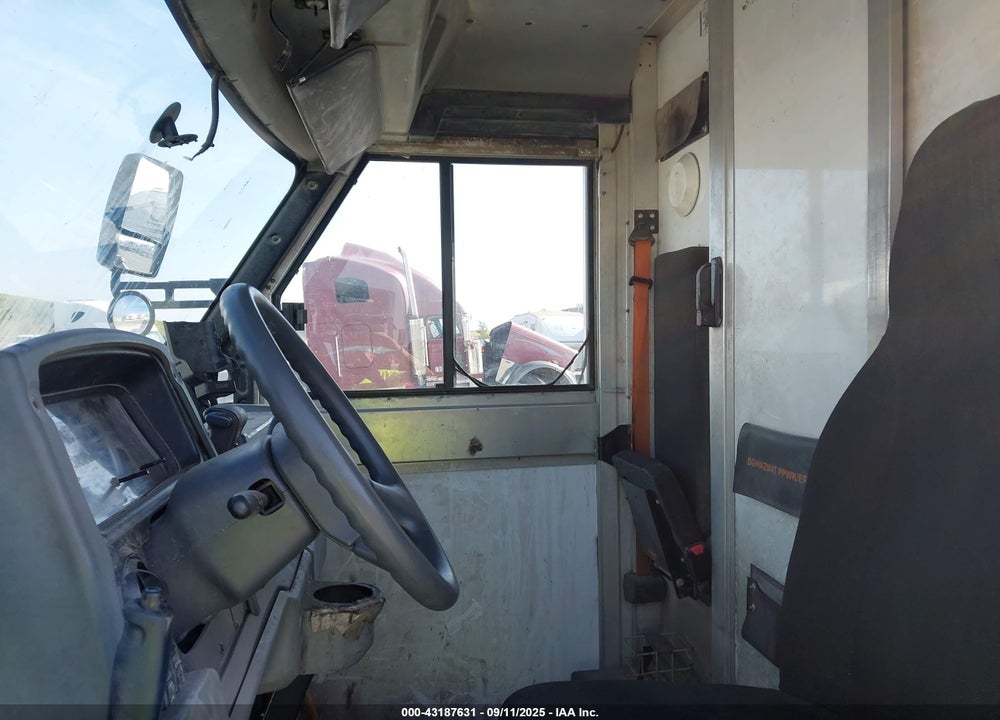 2013 ISUZU COMMERCIAL VAN VIN: JALB4T17XD7W00868