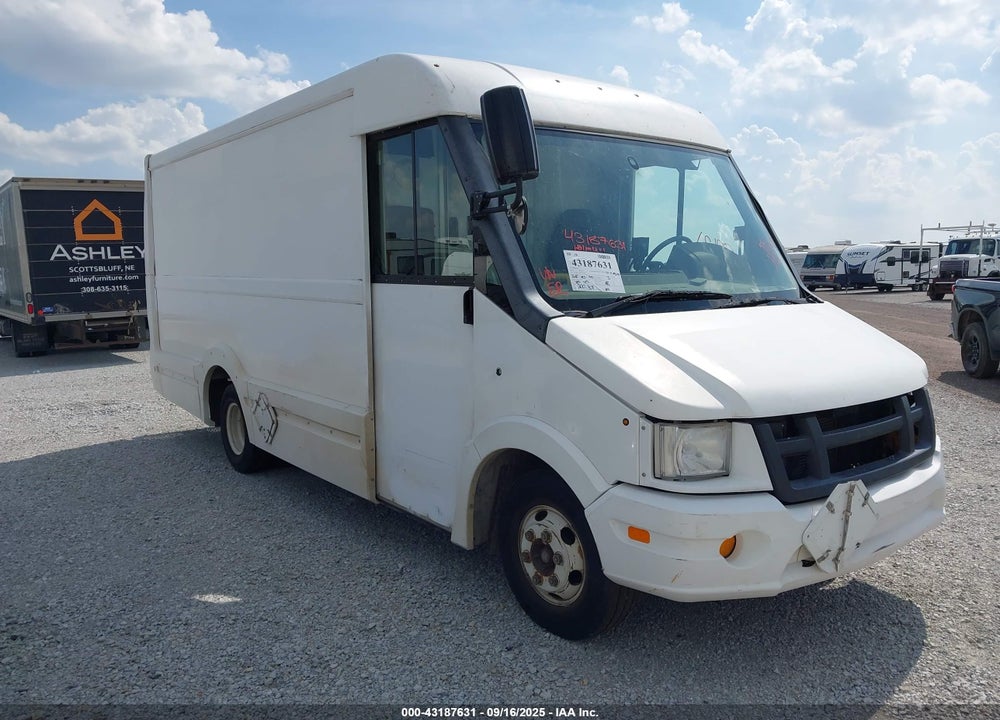 2013 ISUZU COMMERCIAL VAN VIN: JALB4T17XD7W00868