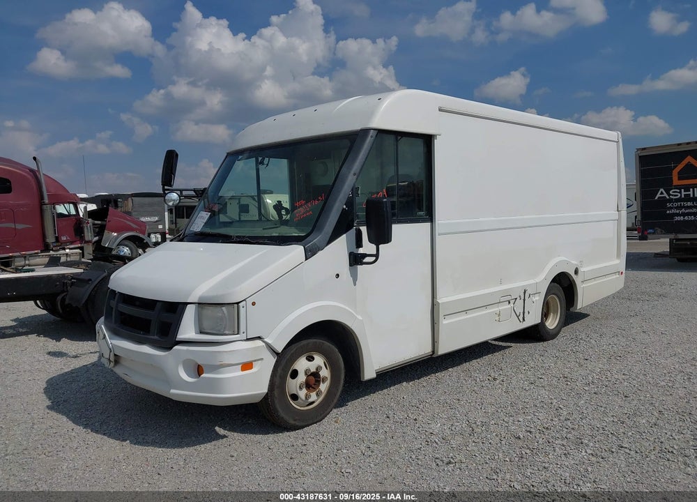 2013 ISUZU COMMERCIAL VAN VIN: JALB4T17XD7W00868
