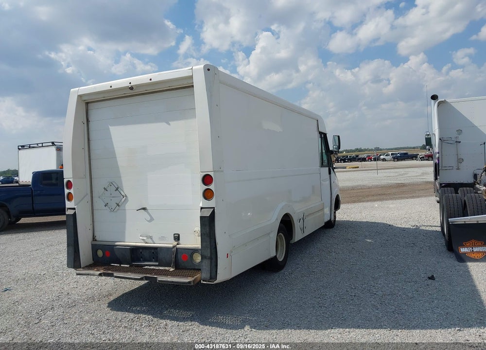 2013 ISUZU COMMERCIAL VAN VIN: JALB4T17XD7W00868