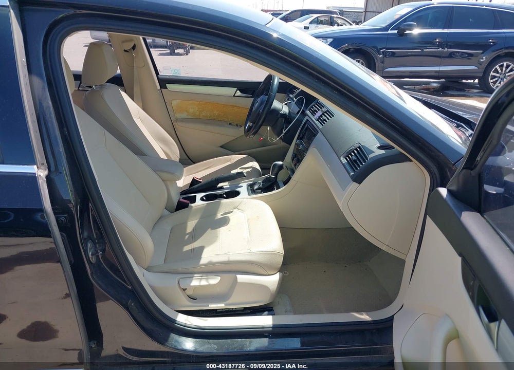 2013 VOLKSWAGEN PASSAT VIN: 1VWBN7A33DC111610