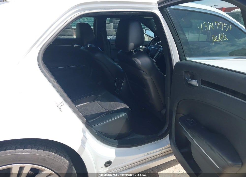 2013 CHRYSLER 300C VIN: 2C3CCAET4DH558694