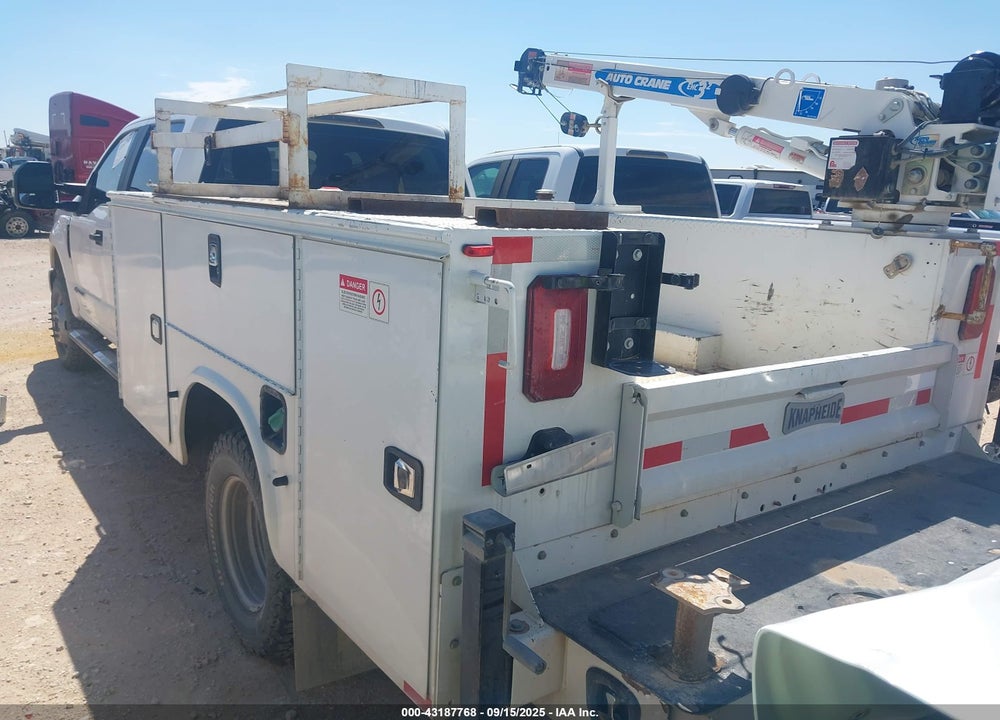 2019 FORD F-350 CHASSIS XL VIN: 1FD8W3HT4KEG78222