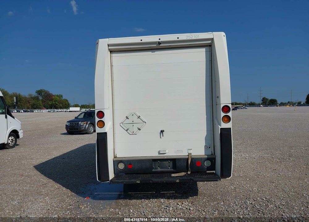 2013 ISUZU COMMERCIAL VAN VIN: JALB4T173D7W00842
