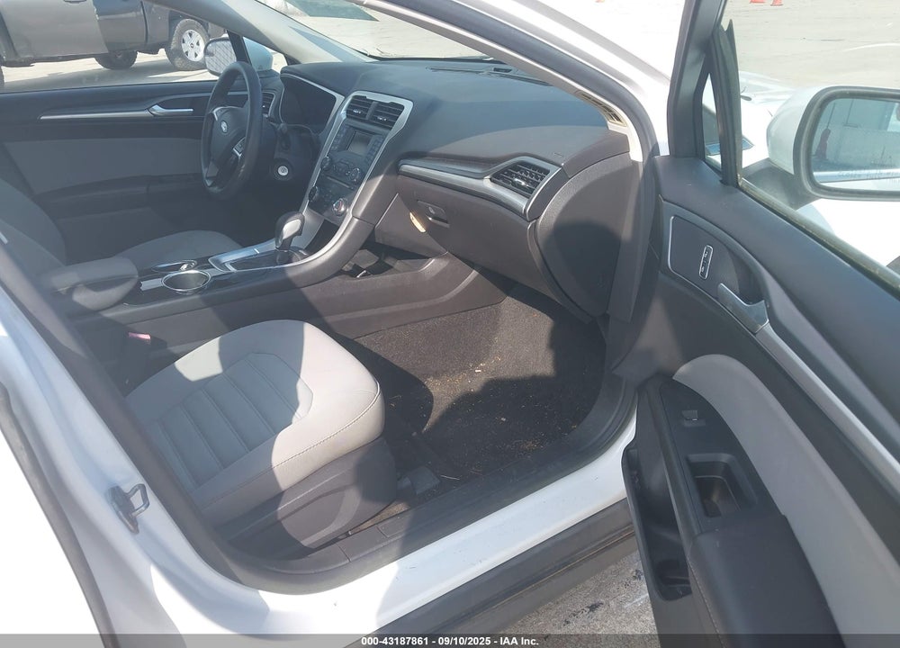2013 FORD FUSION VIN: 3FA6P0G72DR208613
