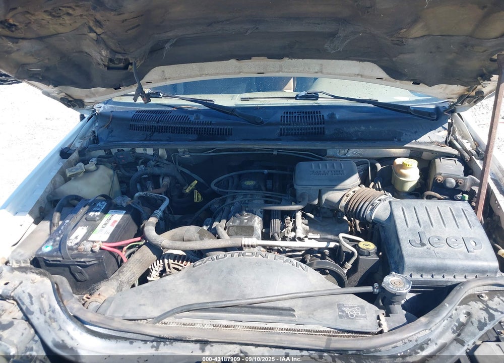 2000 JEEP GRAND CHEROKEE LAREDO VIN: 1J4G248S5YC160787