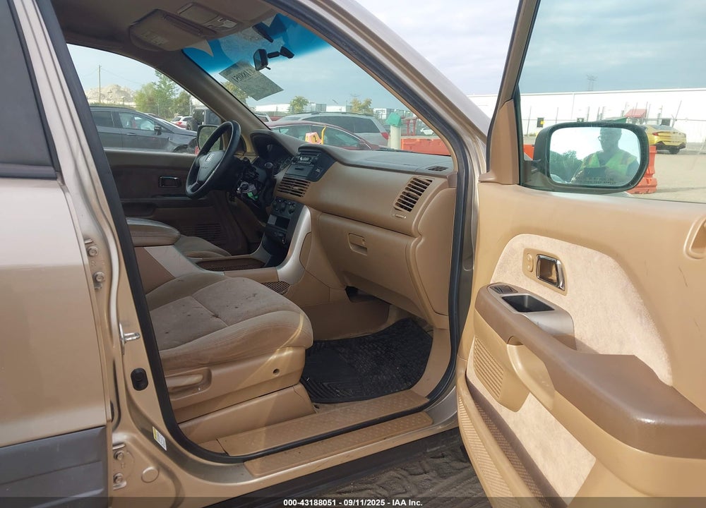 2005 HONDA PILOT LX VIN: 2HKYF18115H562424
