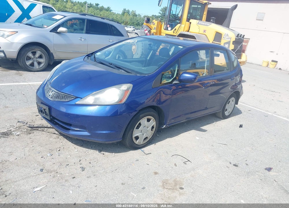 2013 HONDA FIT VIN: JHMGE8H33DC022882
