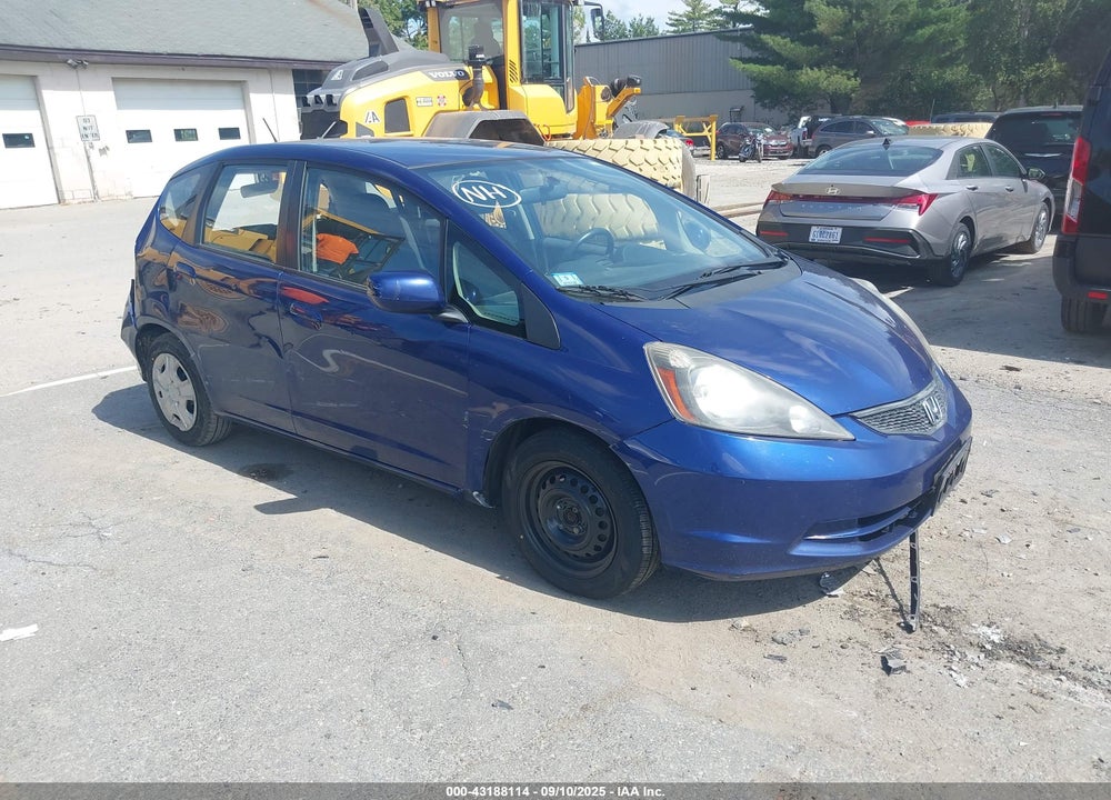 2013 HONDA FIT VIN: JHMGE8H33DC022882