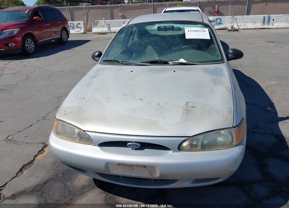 2000 FORD ESCORT VIN: 3FAFP13P8YR233680