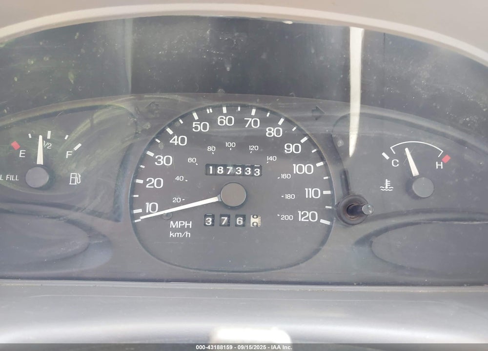 2000 FORD ESCORT VIN: 3FAFP13P8YR233680