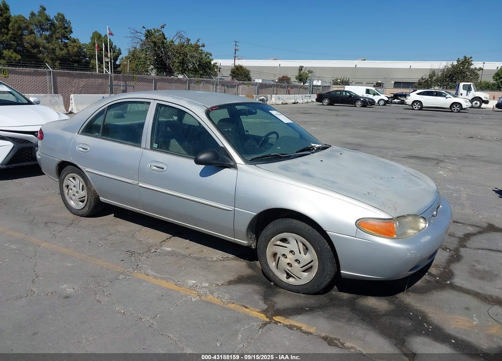 2000 FORD ESCORT VIN: 3FAFP13P8YR233680