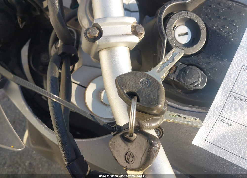 2012 BMW F800 GS VIN: WB1022906CZU04443
