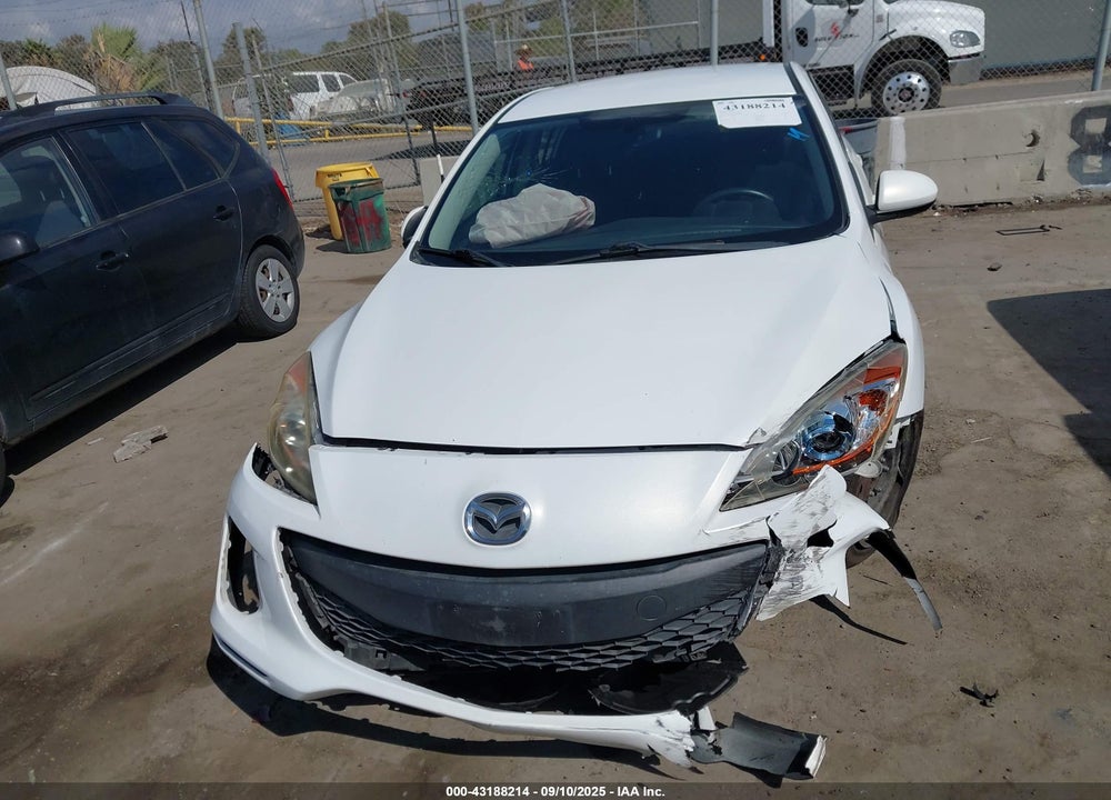 2013 MAZDA 3 VIN: JM1BL1UP8D1812403