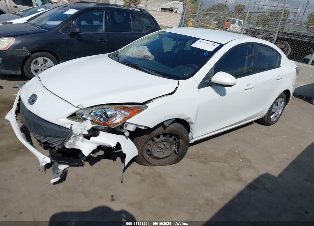 2013 MAZDA 3 VIN: JM1BL1UP8D1812403
