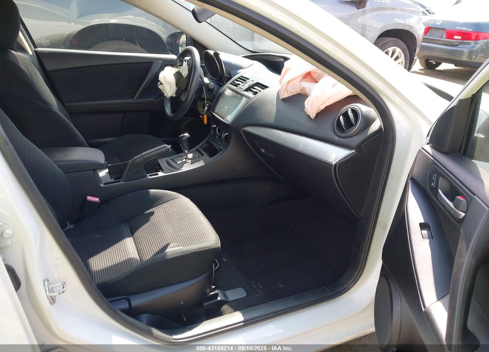 2013 MAZDA 3 VIN: JM1BL1UP8D1812403