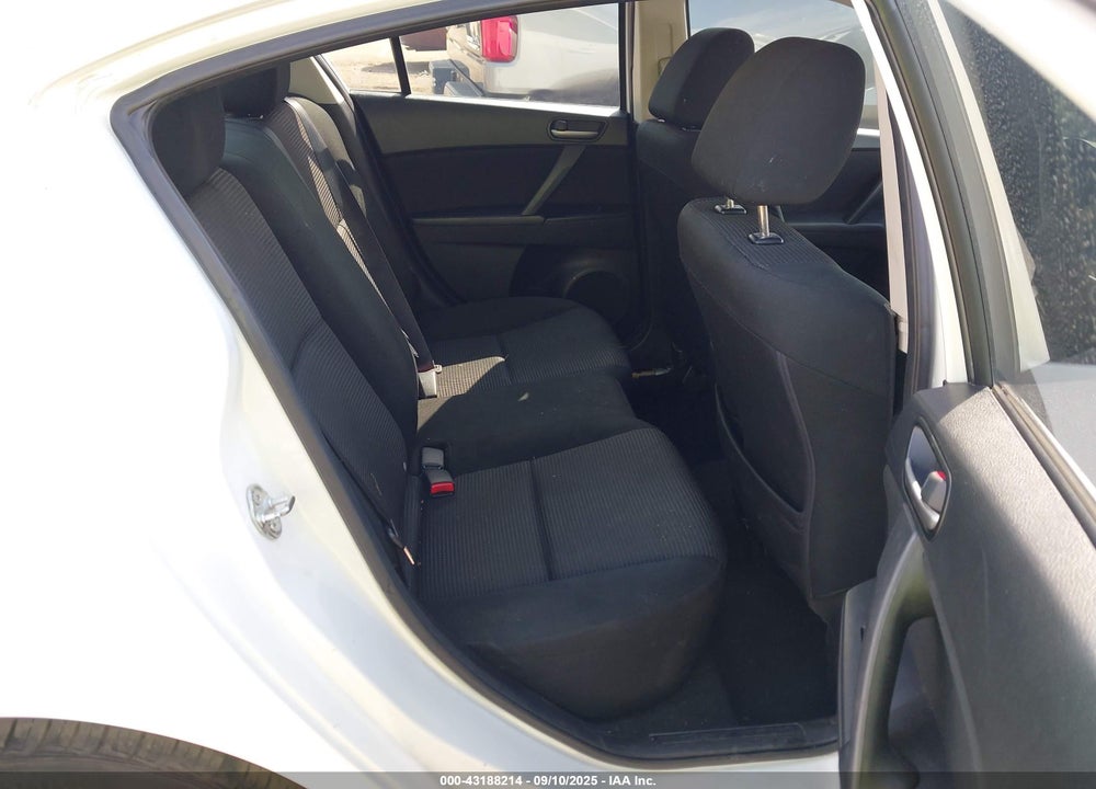 2013 MAZDA 3 VIN: JM1BL1UP8D1812403