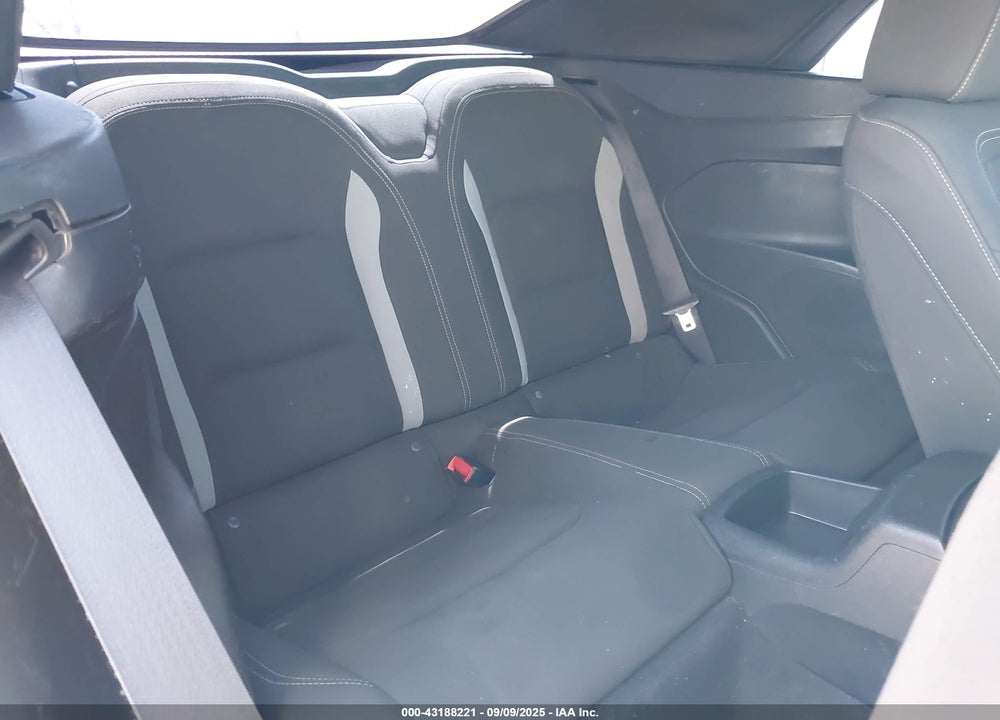 2020 CHEVROLET CAMARO VIN: 1G1FB3DX6L0102011